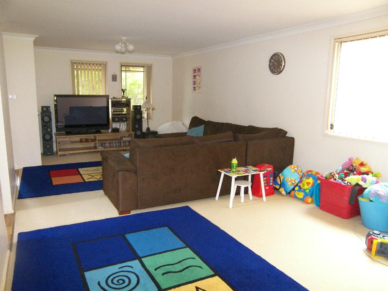 PLENTY OF ROOM Picture 2