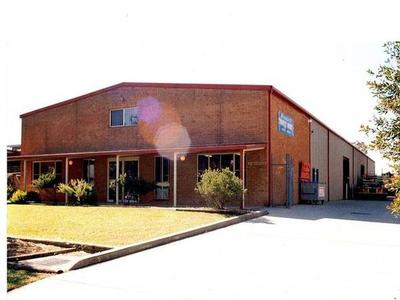 FREE STANDING FACTORY BAY Picture