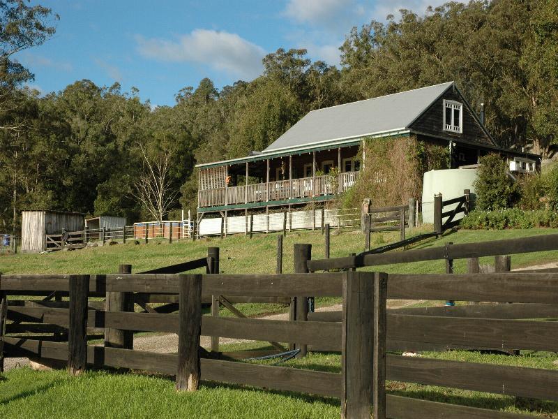 CHARMING COUNTRY FARMHOUSE Picture 1