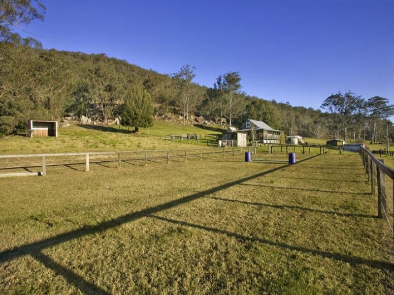 CHARMING COUNTRY FARMHOUSE Picture 2