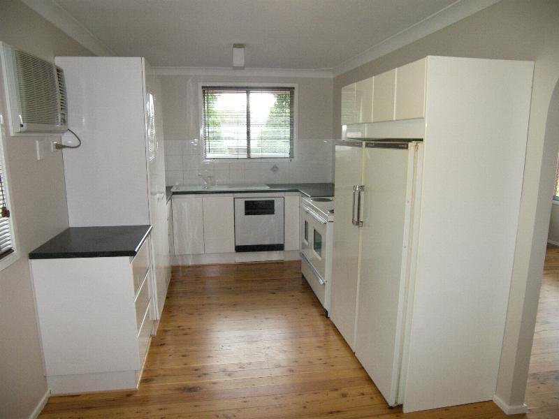 A LITTLE GEM Picture 3