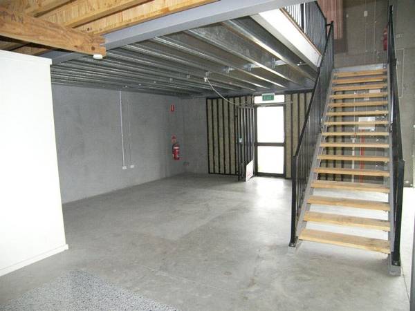 STYLISH INDUSTRIAL UNIT Picture 2