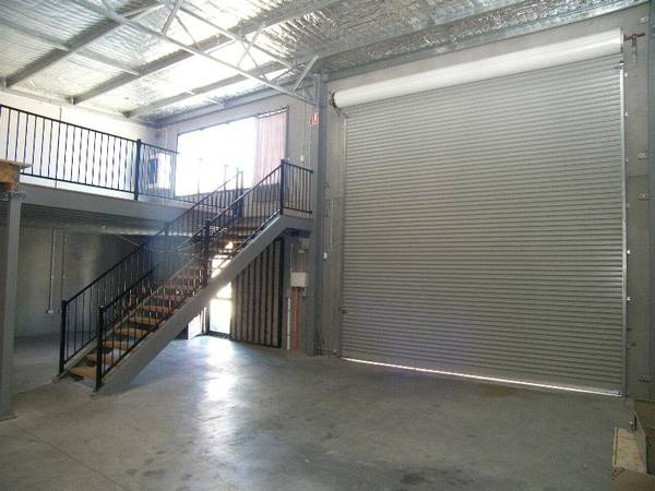 STYLISH INDUSTRIAL UNIT Picture 3