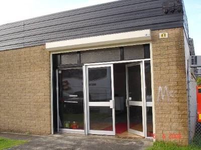 COMMERCIAL / RETAIL SPACE Picture