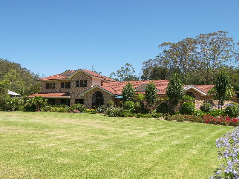 FOUNTAINDALE FAMILY MAGIC Picture 1