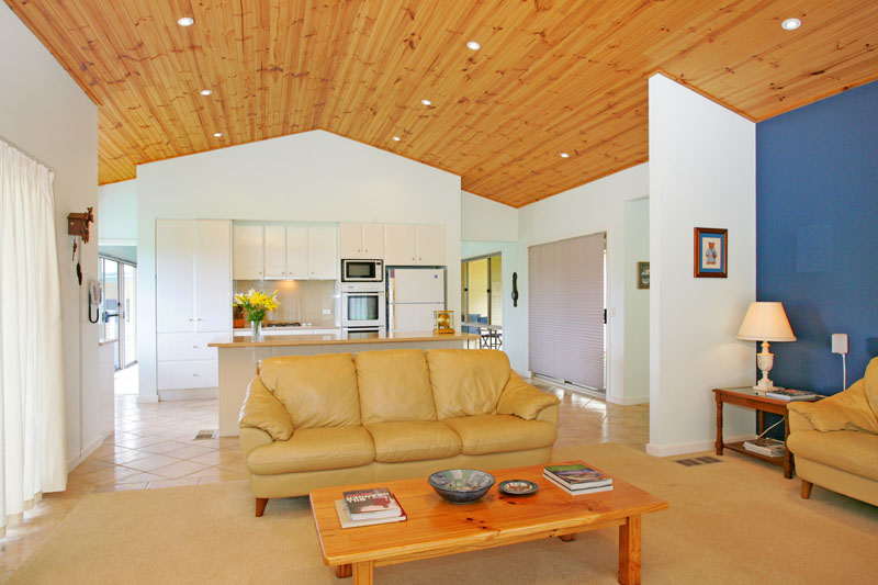 STRATHROY PARK - A COUNTRY DREAM Picture 2