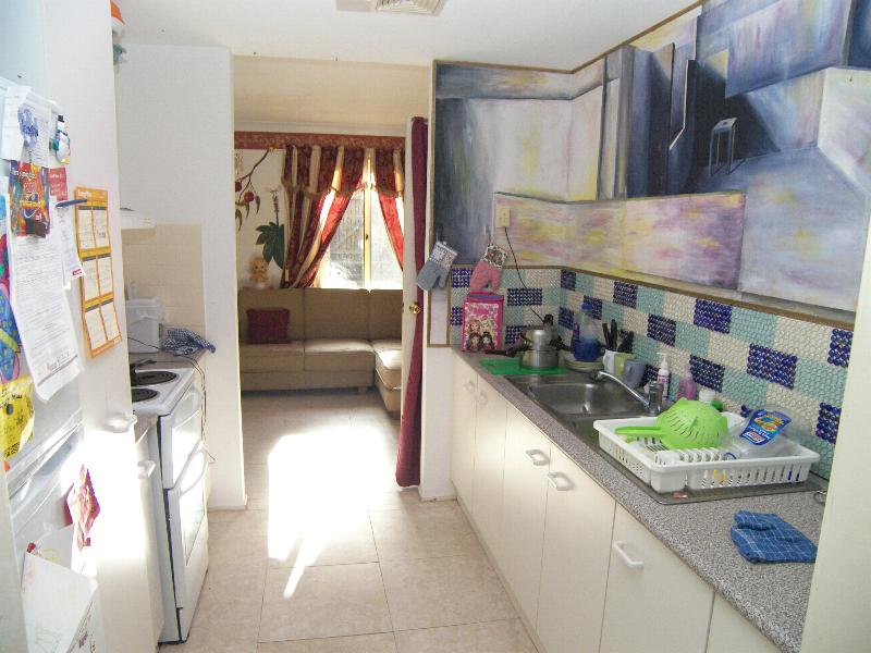 GOOD INVESTMENT OR HOME Picture 3