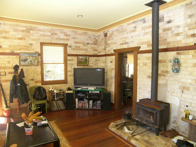 COUNTRY COTTAGE Picture 3