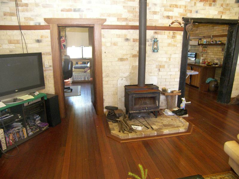 COUNTRY COTTAGE Picture 2