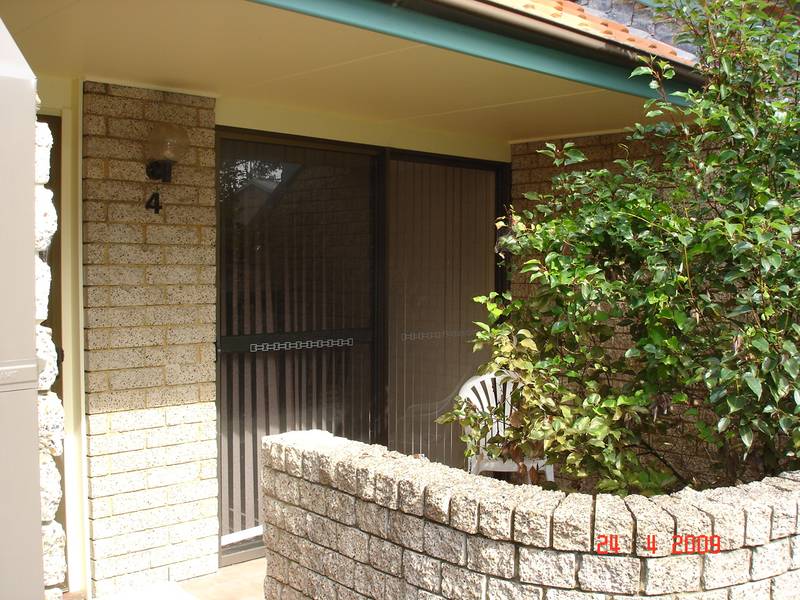 4/4 Rankens Court, Wyong Picture