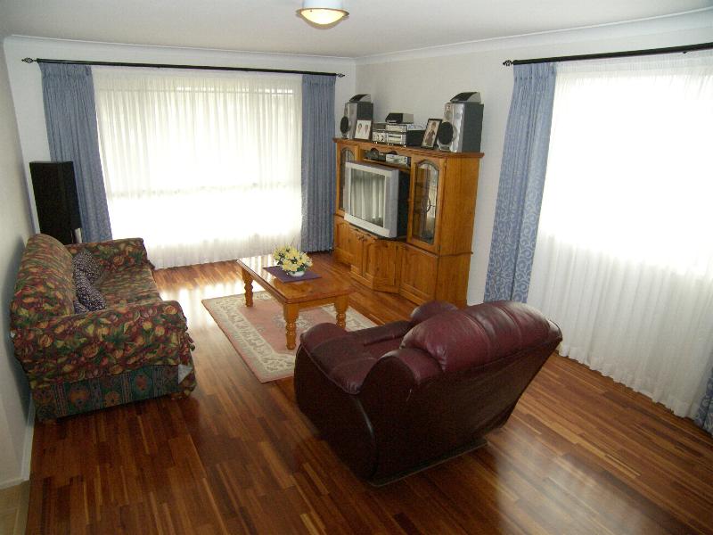 GREAT FAMILY HOME Picture 2