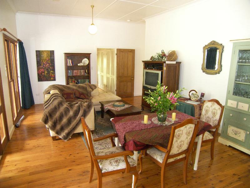 CEDAR VALLEY ESCAPE Picture 2