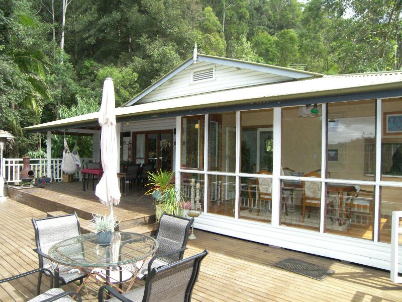 CEDAR VALLEY ESCAPE Picture 1