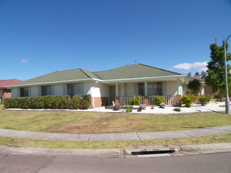 LOCATION & LIFESTYLE! Picture 1