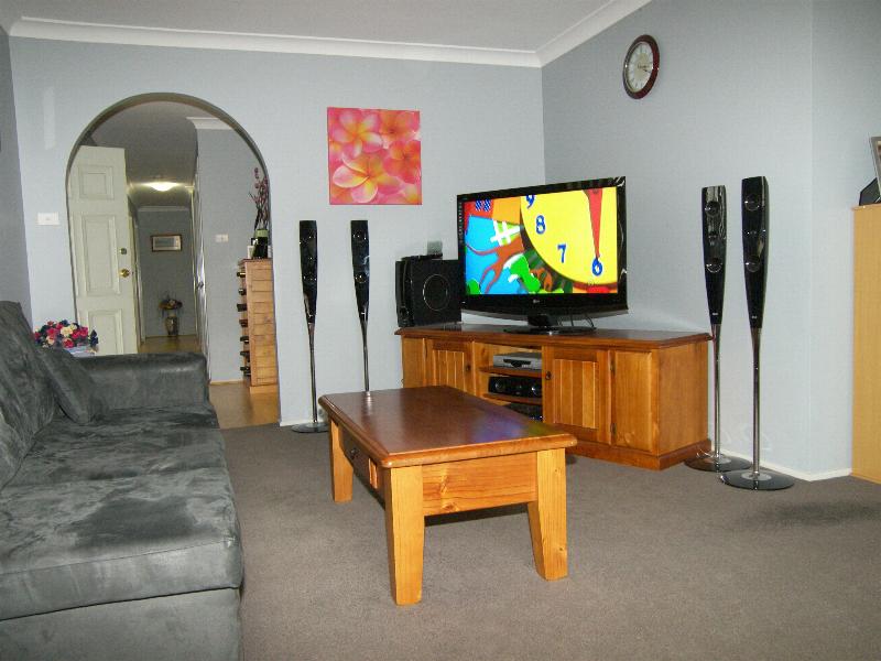 LOCATION & LIFESTYLE! Picture 3