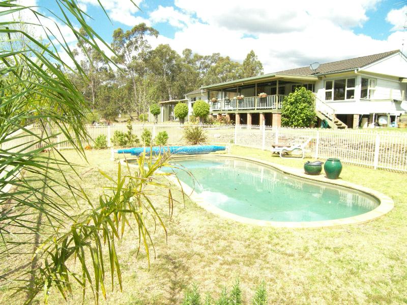 GREAT VALUE HOME, ACREAGE & SHED Picture 1