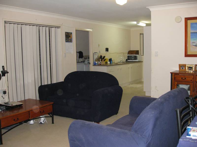 2/17 Brickendon Avenue, Mardi Picture 3