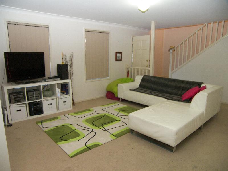 GREAT PRIVATE TOWNHOUSE Picture 2