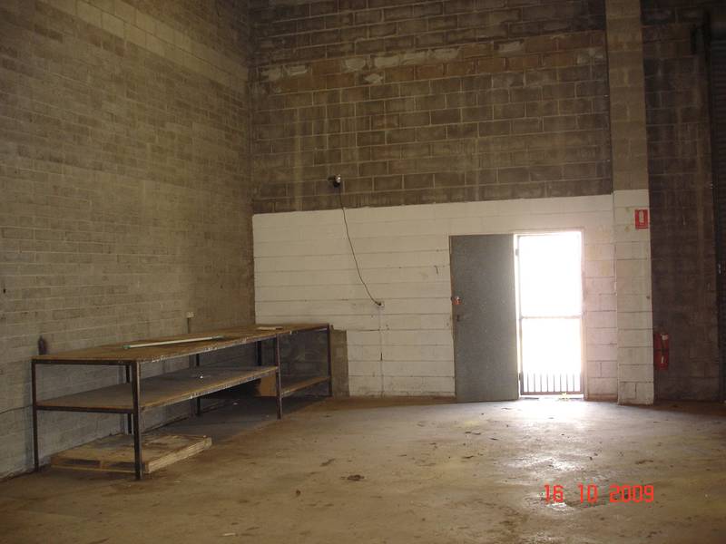 4/12 Ace Cres, Tuggerah Picture 2