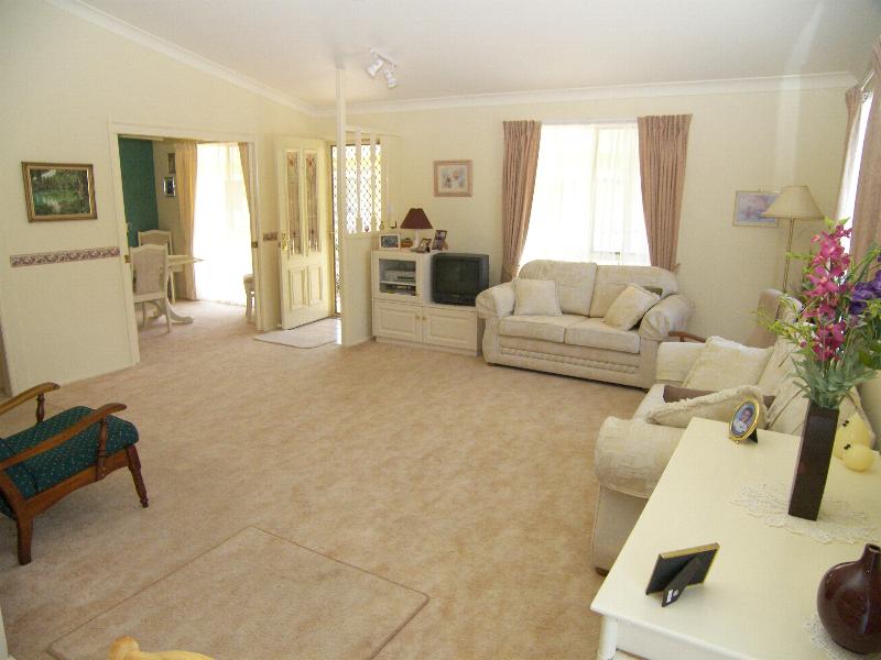 SETTLE IN STYLE Picture 2