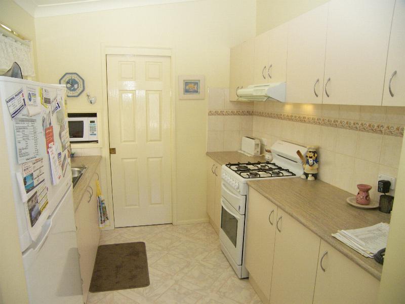 SETTLE IN STYLE Picture 3