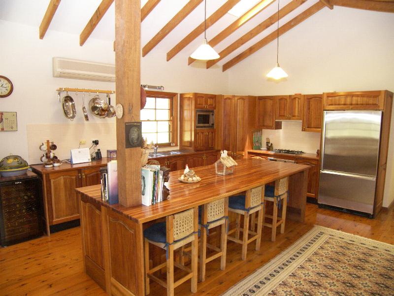 HIGHSET COUNTRY SPLENDOUR Picture 2