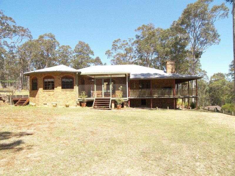 HIGHSET COUNTRY SPLENDOUR Picture 1