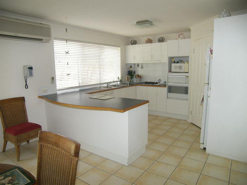 COMFORTABLE LIVING! Picture 3