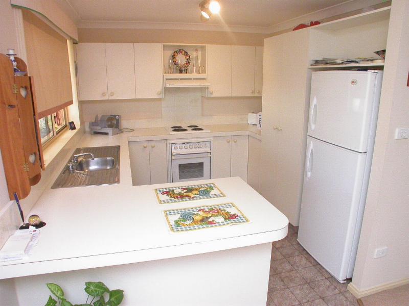 THERES NO PLACE LIKE HOME! Picture 3