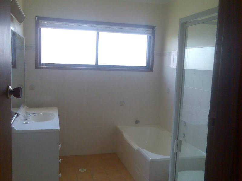 10 Blackford Drive, Kanwal Picture 3