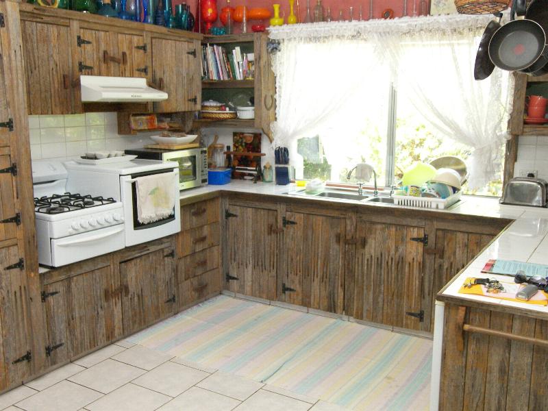 RIVER FRONT PARADISE! Picture 3