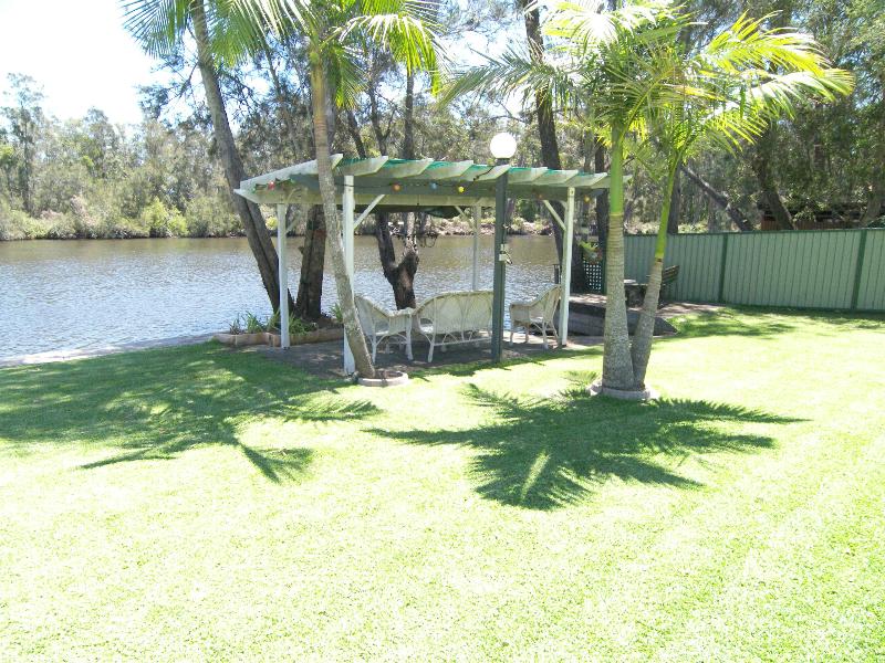 RIVER FRONT PARADISE! Picture 2