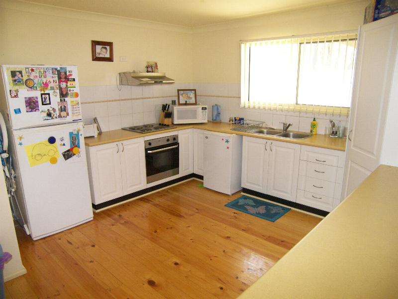 EASY LIVING Picture 2