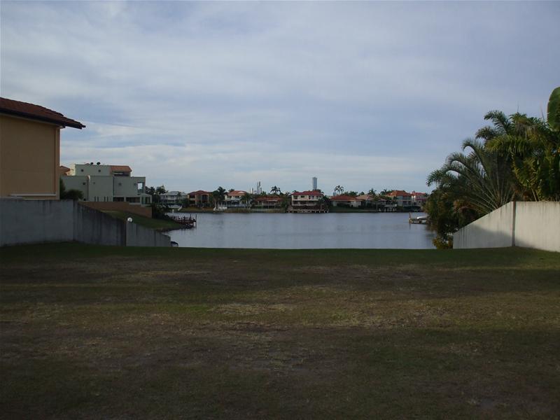 ISLE OF ISTANA - NORTH EAST WATERFRONT Picture 2