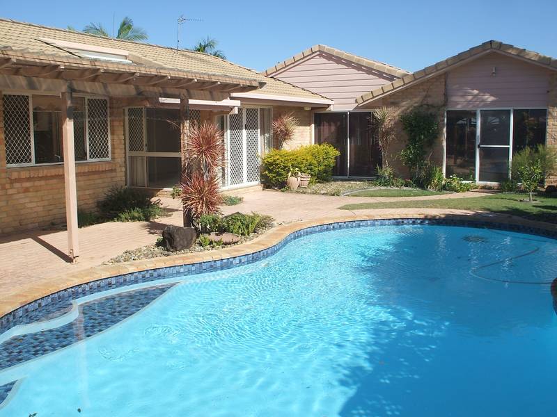 RECENTLY RENOVATED HOME BELOW MARKET VALUE Picture 2