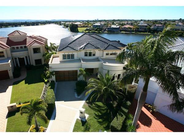 POINT POSITION
ISLE OF ISTANA
CLEAR ISLAND WATERS Picture 1