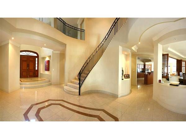 POINT POSITION
ISLE OF ISTANA
CLEAR ISLAND WATERS Picture 2