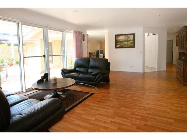 DELIGHTFUL FAMILY ABODE Picture