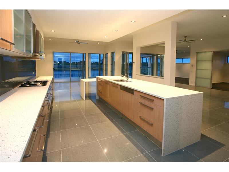 ULTRA MODERN - BRAND NEW Picture 2