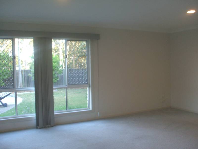 Best Value 4 Bedroom Home in Clear Island Waters Picture 2