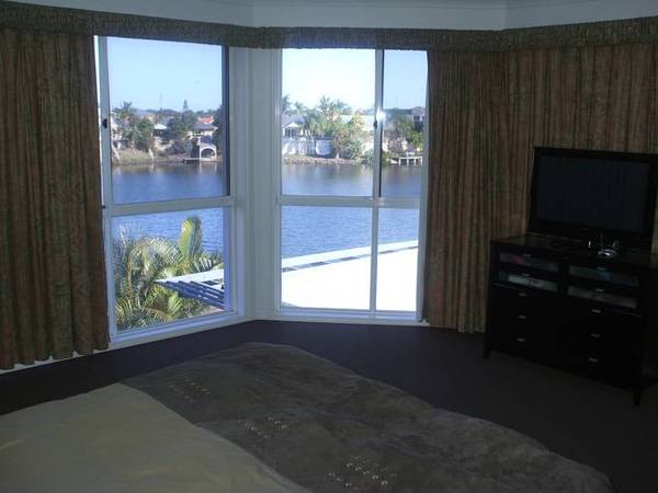 Modern Clear Island Entertainer! Picture Modern Clear Island Entertainer! Picture