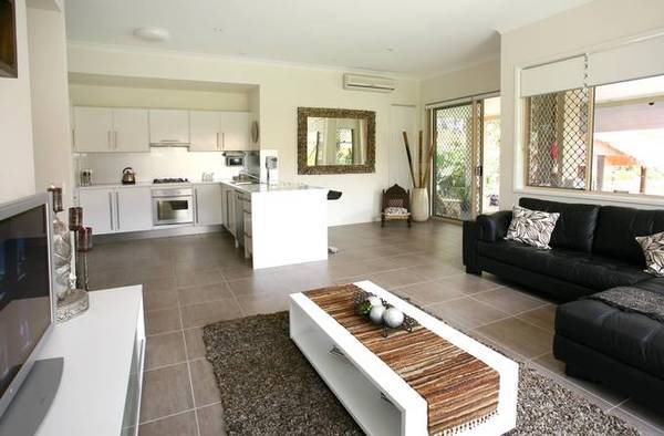 Fantastic Family Entertainer! Picture 2