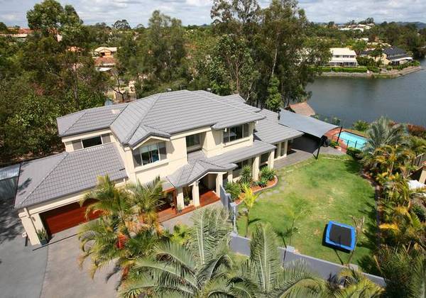 Fantastic Family Entertainer! Picture 1