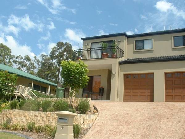 MODERN DUPLEX /TOWNHOUSE, GREAT LOCATION Picture MODERN DUPLEX /TOWNHOUSE, GREAT LOCATION Picture