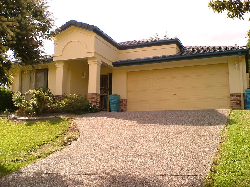 A HOUSE WITH ALL THE TICKS! First Home Buyers - take note Picture 2