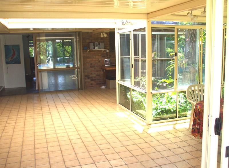 RENOVATOR - BARGAIN Picture 3