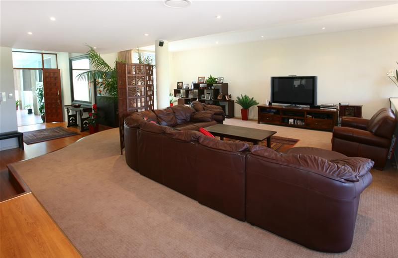 CORPORATE RESORT STYLE
PRESTIGE GOLF COURSE VIEWS Picture 3