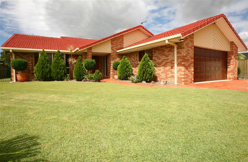 TRENDY FAMILY HOME
PRICED RIGHT! Picture 1