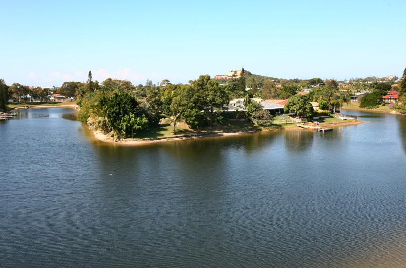 POINT POSITION
WALK TO BEACH Picture 3