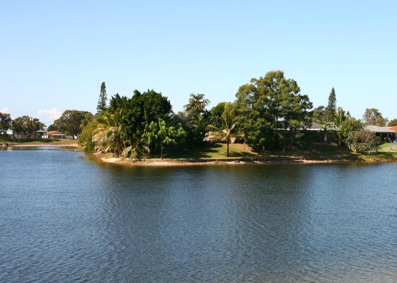 POINT POSITION
WALK TO BEACH Picture 2